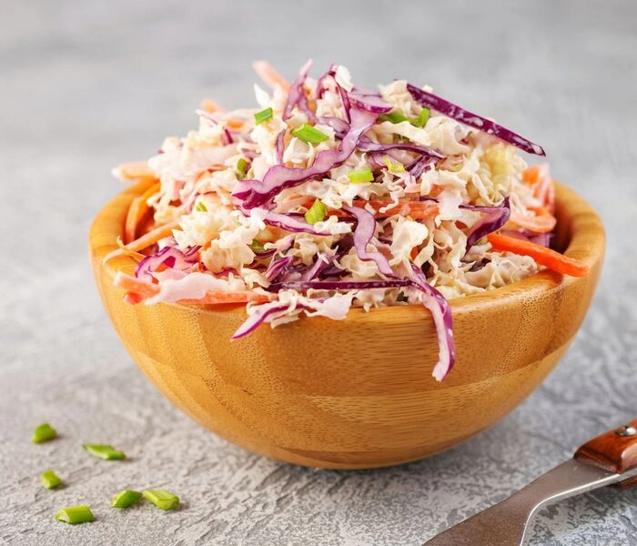 osvezilne poletne solate: ameriska solata - coleslaw